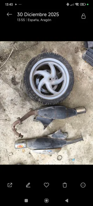 Rueda y escape Gilera Runner