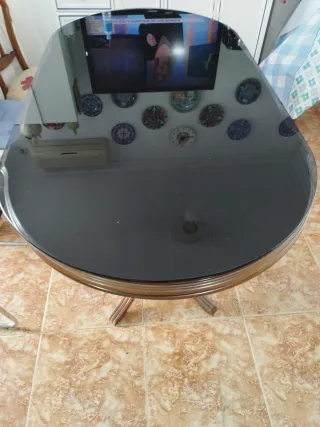 Mesa de comedor de madera