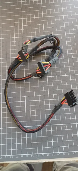 Cables SATA y PCI-e Be Quiet!