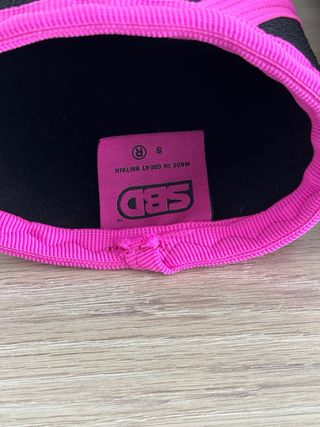 Rodilleras SBD Negras y Fucsia talla S.