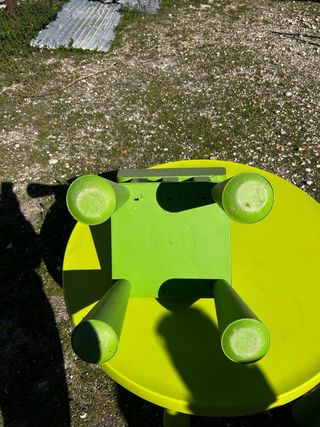 Mesa y 2 sillas infantiles IKEA