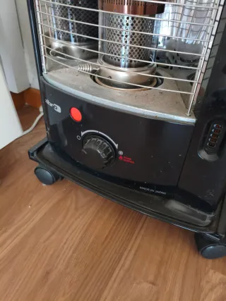 Estufa de parafina Zibro negra