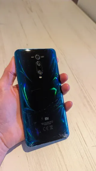 Xiaomi 9T PRO con cargador y funda