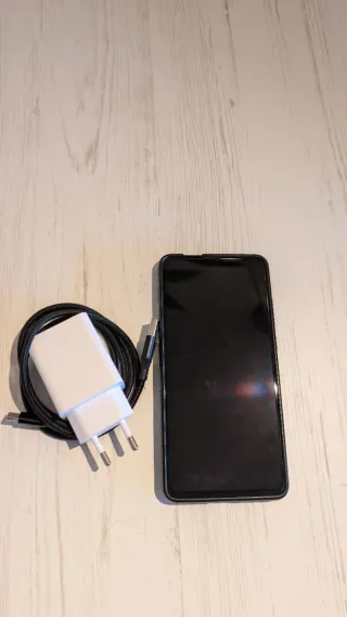 Xiaomi 9T PRO con cargador y funda