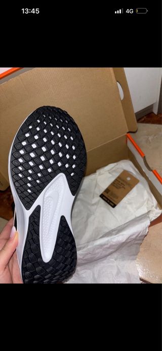 Zapatillas de deporte Nike, con etiqueta