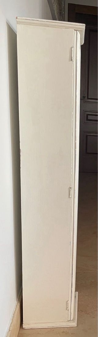 Armario rinconero en madera