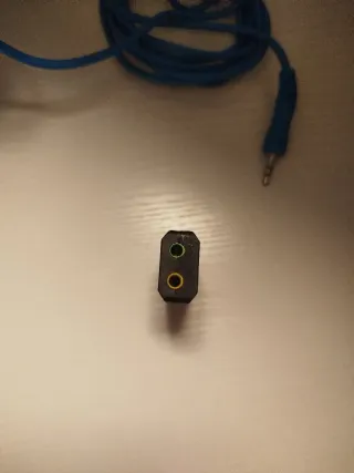 Microfono Trust con treppiede