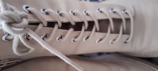 Botines beige con cordones