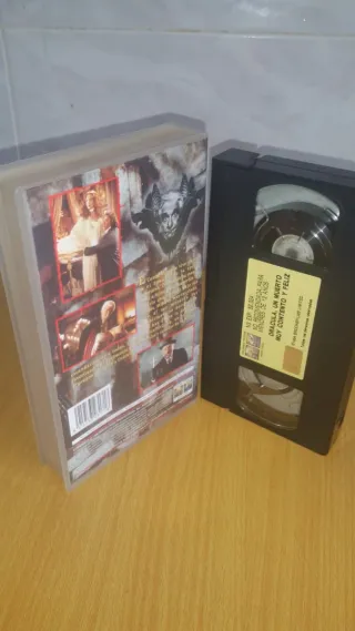 VHS Drácula: Un Muerto Muy Contento y Feliz