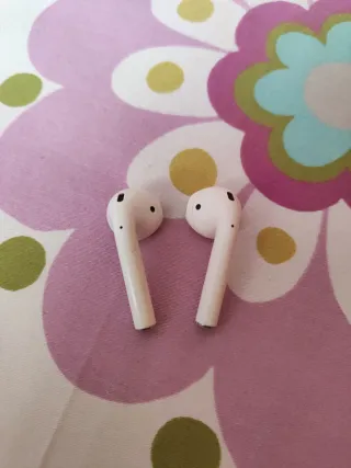 AirPods Apple Blancos (¡¡EL DERECHO NO FUNCIONA!!)