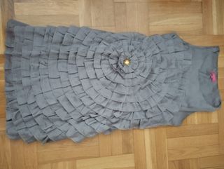 Vestido gris con flores