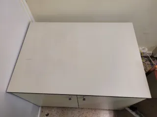 Armario pequeño oficina beige y gris