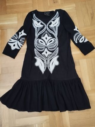 Vestido elegante bordado a mano