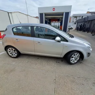 Opel Corsa 85.000km. Entre particulares