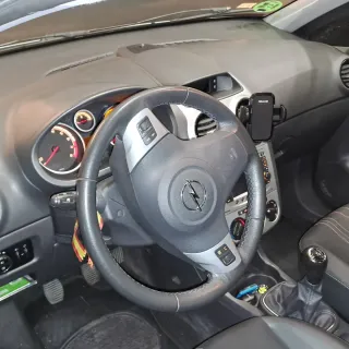 Opel Corsa 85.000km. Entre particulares