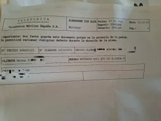 Motorola Moto G75 5G con funda