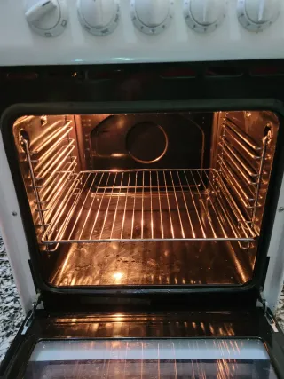 Cocina vitrocerámica Bosch con horno