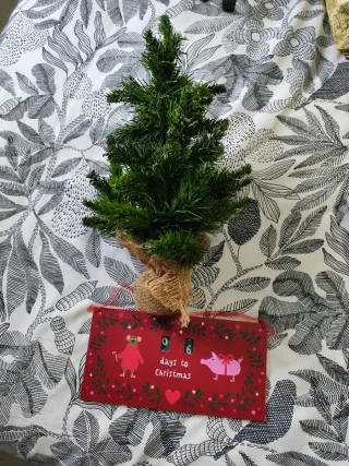 Mini árbol de Navidad con cuenta regresiva