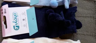 Calcetines bebé con borlones (varios colores)