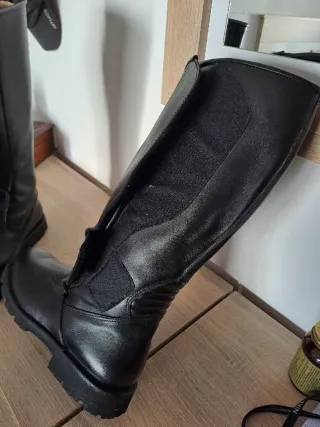 Botas de caña alta de piel negras