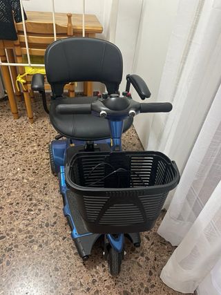 Scooter azul y negro