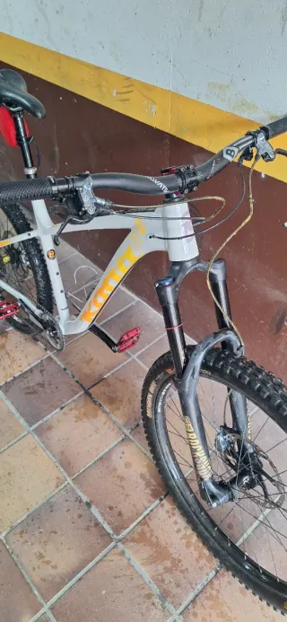 Bici Enduro Kona Rígida 180