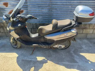 Piaggio X Evo 125 Gris