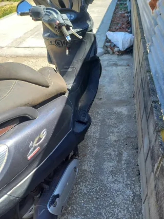 Piaggio X Evo 125 Gris