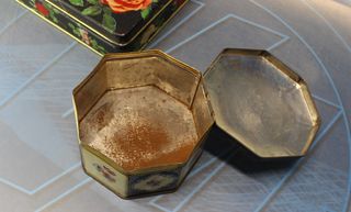 Caja metálica Viuda de Solano.