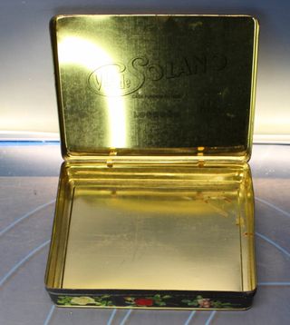 Caja metálica Viuda de Solano.