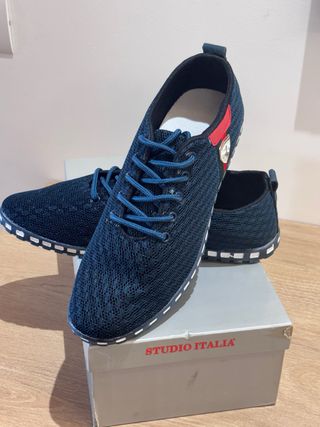 Scarpe Studio Italia blu e rosse