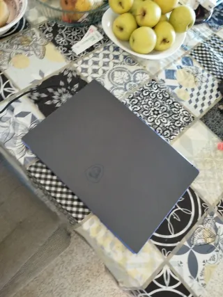 MSI Prestige 14 (para reparar)