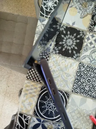 MSI Prestige 14 (para reparar)