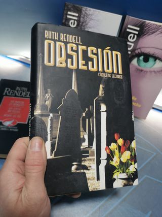 4 libros, 6 novelas del autor Ruth Rendell.
