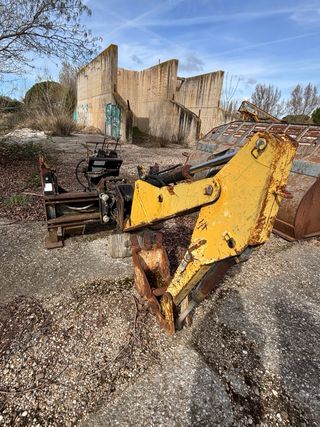 Minicargadora New Holland LS170