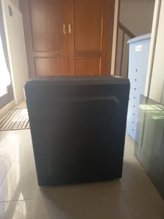 Caja PC Negra +Fuente Alimentación +disco duro 1tb