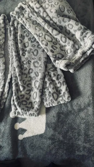 Pijama niña estampado animal print