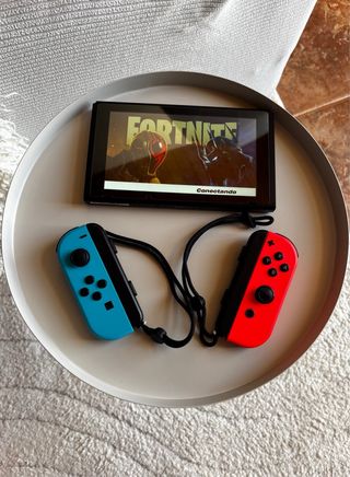 Nintendo Switch + Accesorios y Juegos