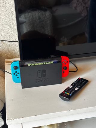 Nintendo Switch + Accesorios y Juegos