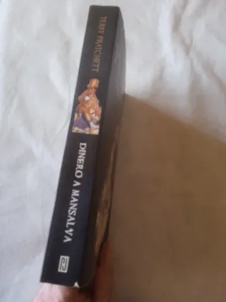 Dinero a Mansalva (Mundodisco 36) (Mundodisco /...