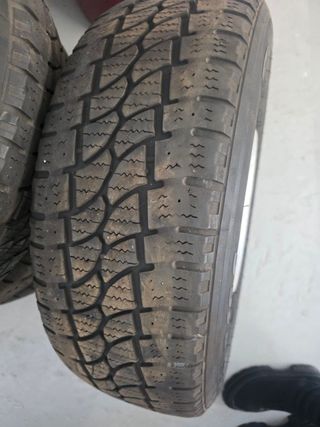 Juego llantas con neumático 205/65 R16
