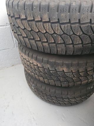 Juego llantas con neumático 205/65 R16