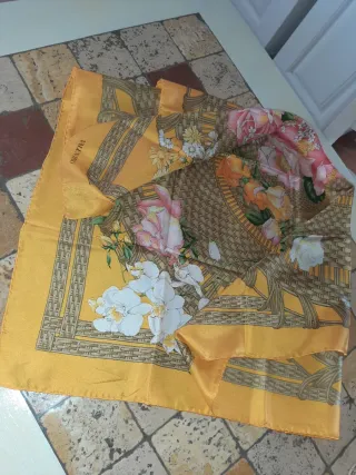 Foulard Valentino seta vintage
