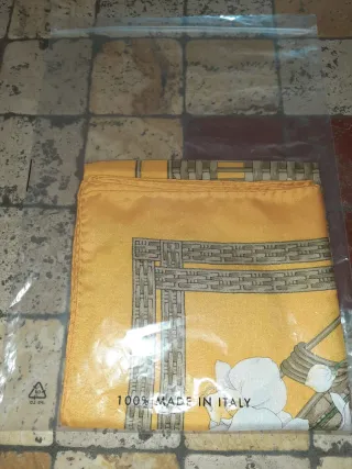 Foulard Valentino seta vintage