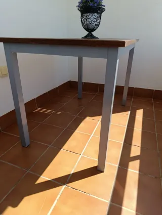 Mesa de exterior madera y metal