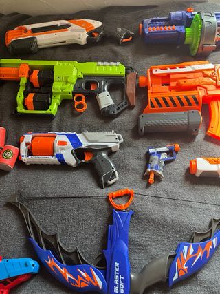 Lote Pistolas Nerf y Accesorios