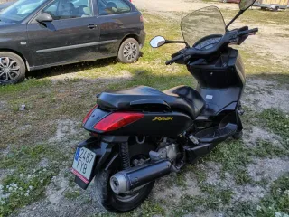 Yamaha XMAX Negra