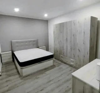 Colchónes,canapés,Somieres,base, cabezales,mesitas