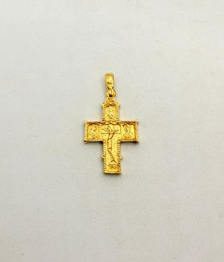 Colgante Cruz de oro de 18k, 5.73 g.