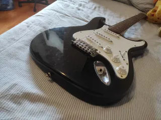 Guitarra Stratocaster